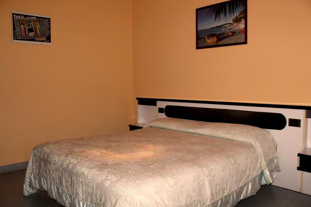 Hotel Falisco Fabrica di Roma Szoba fotó