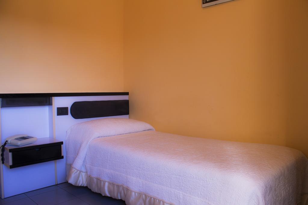 Hotel Falisco Fabrica di Roma Szoba fotó