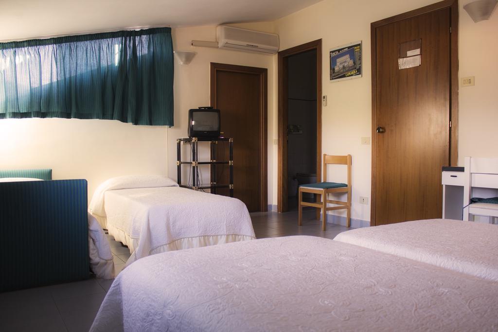 Hotel Falisco Fabrica di Roma Szoba fotó